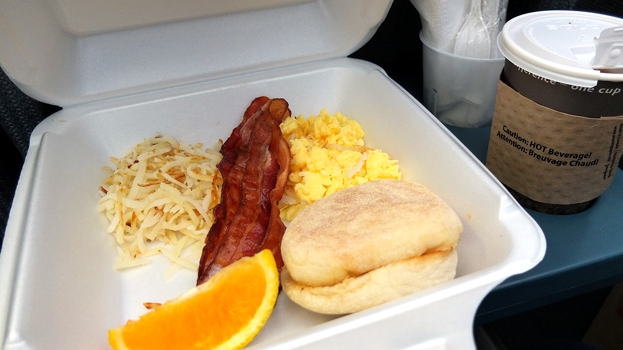 VIA車内での朝食